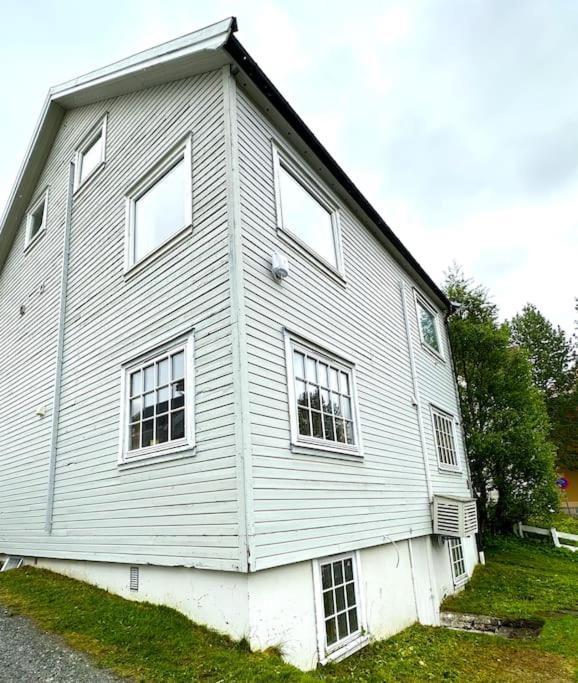 Moderne Sentral Leilighet Med 3 Soverom - Saltus Tromsø Buitenkant foto